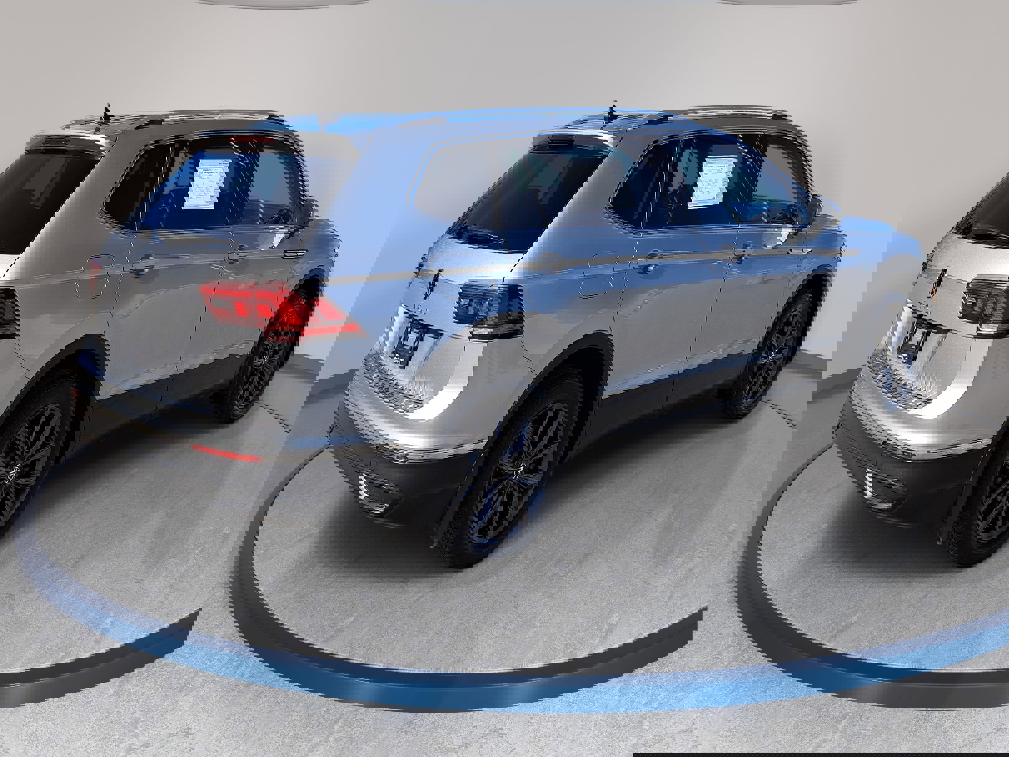 Certified 2023 Volkswagen Tiguan SE w/ Panoramic Sunroof Package image 5