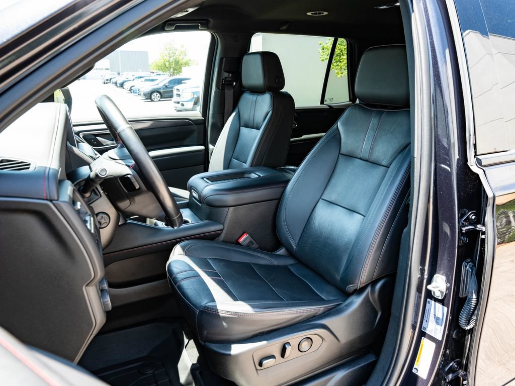 Used 2022 Chevrolet Tahoe RST w/ Luxury Package AWD/4WD image 23