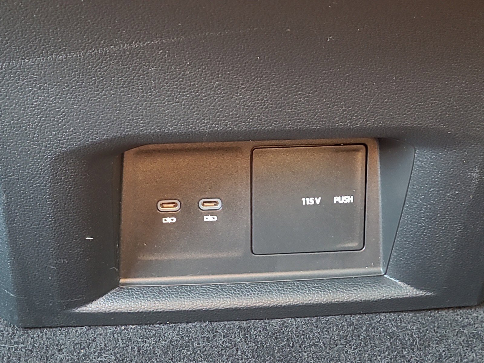 Used 2022 Volkswagen Atlas Cross Sport SE w/ Panoramic Sunroof Package image 11