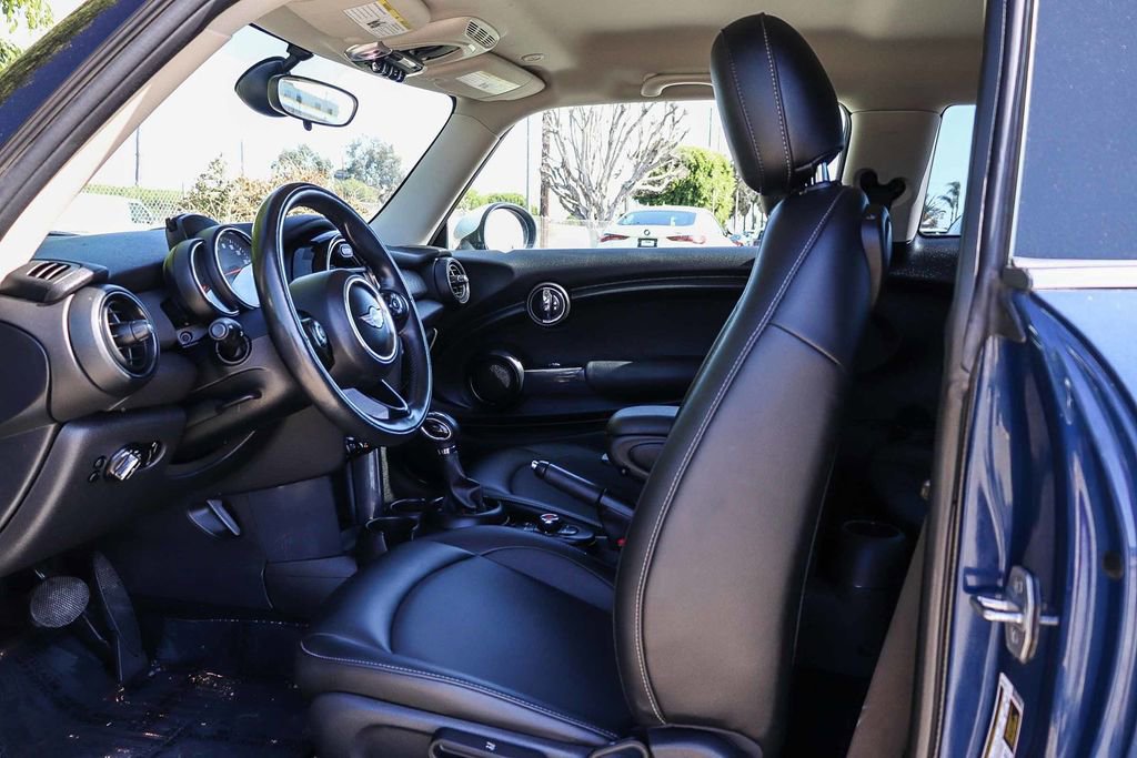 Used 2017 MINI Cooper 2-Door Hardtop FWD image 21