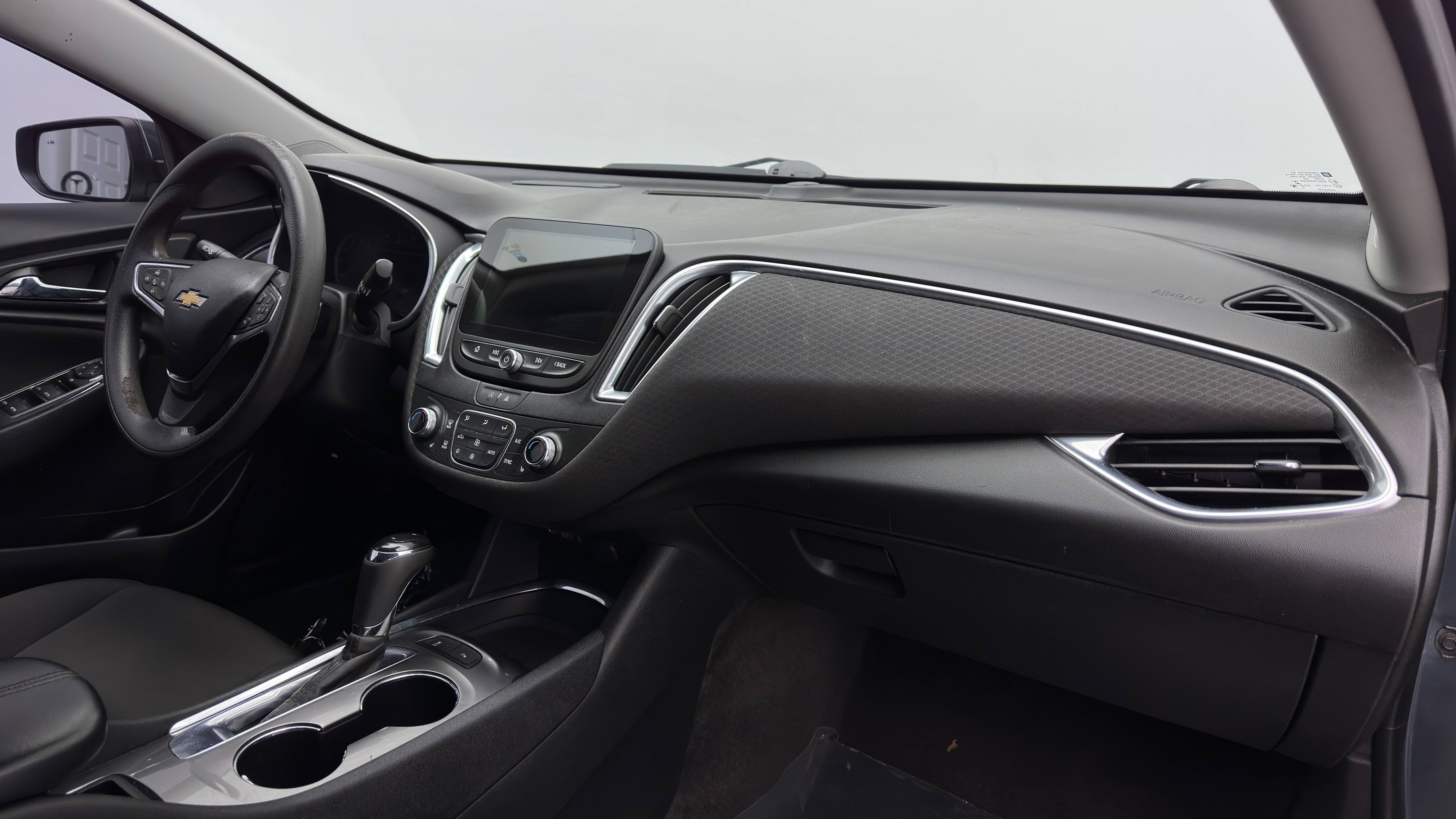 Used 2020 Chevrolet Malibu LT FWD image 28