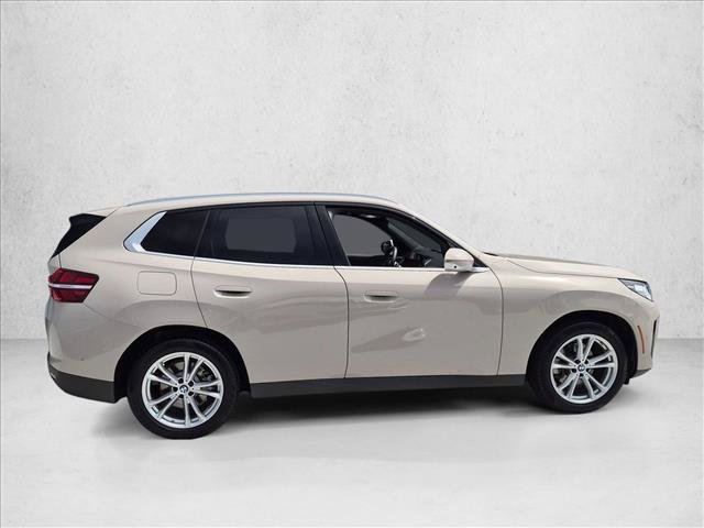 Used 2025 BMW X3 xDrive30i w/ Premium Package AWD/4WD image 4