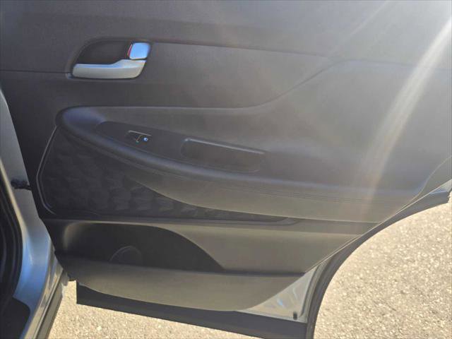 Used 2023 Hyundai Santa Fe SEL image 13