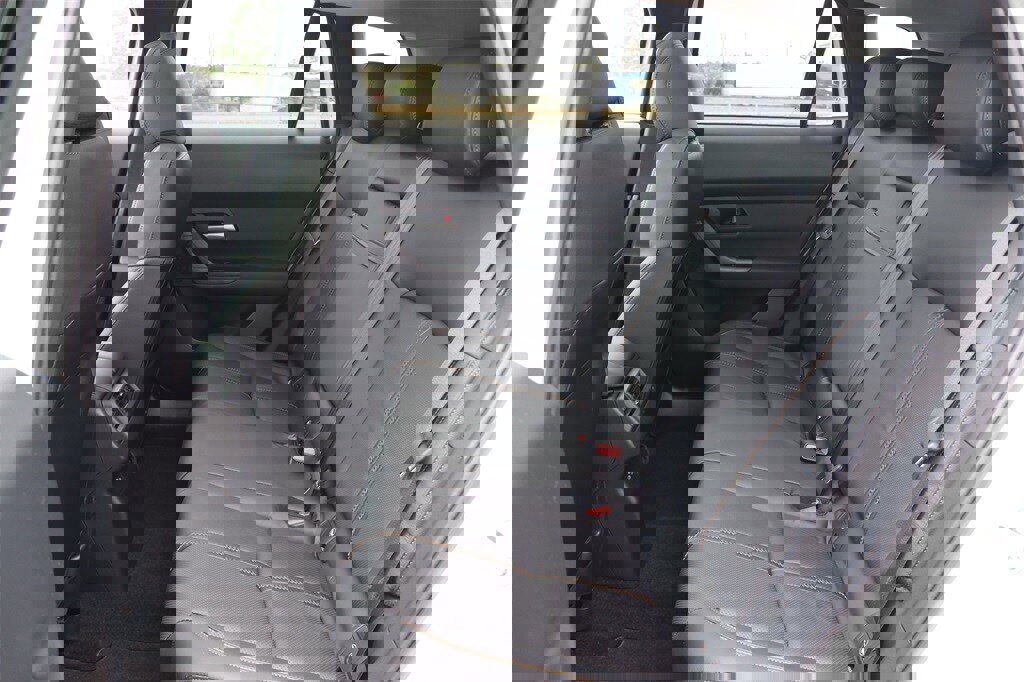 Used 2025 MAZDA CX-50 AWD 2.5 Hybrid w/ Cargo Package image 6