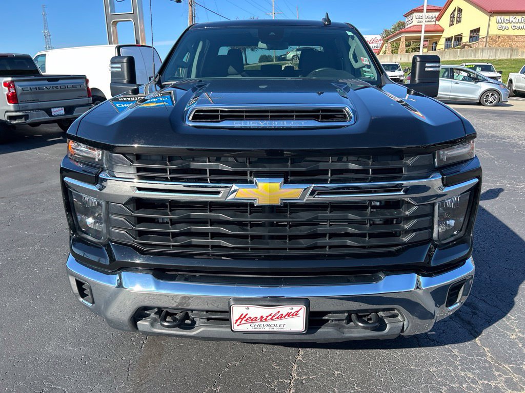 Used 2026 Chevrolet Silverado 2500 LT AWD/4WD image 2