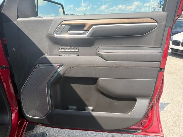 Used 2025 Chevrolet Silverado 1500 High Country AWD/4WD image 32