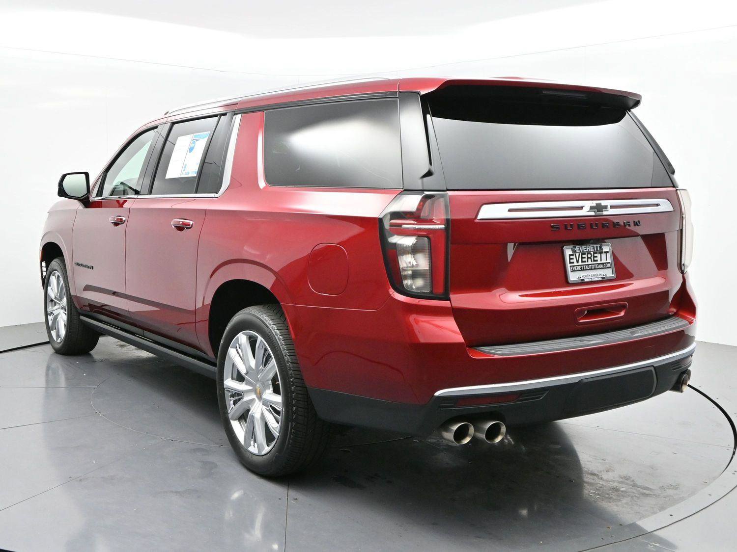 Used 2024 Chevrolet Suburban High Country image 5