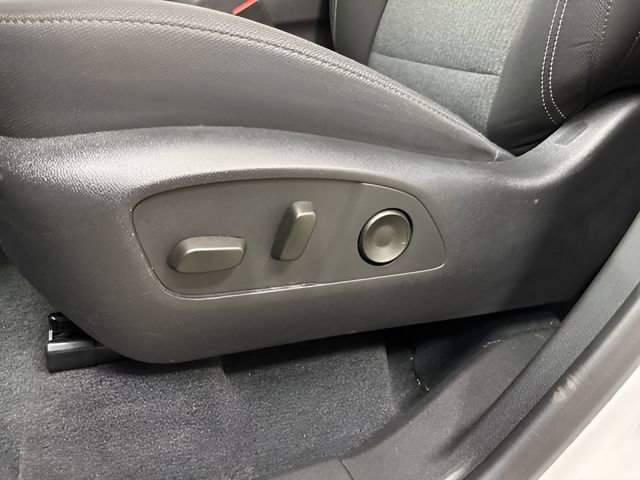 Used 2025 GMC Acadia Elevation image 33