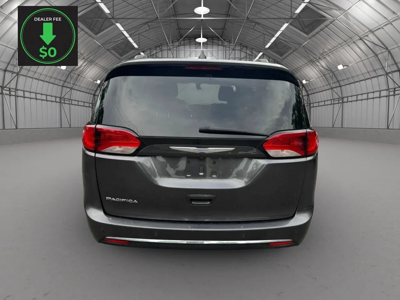 Used 2017 Chrysler Pacifica Touring-L FWD image 4