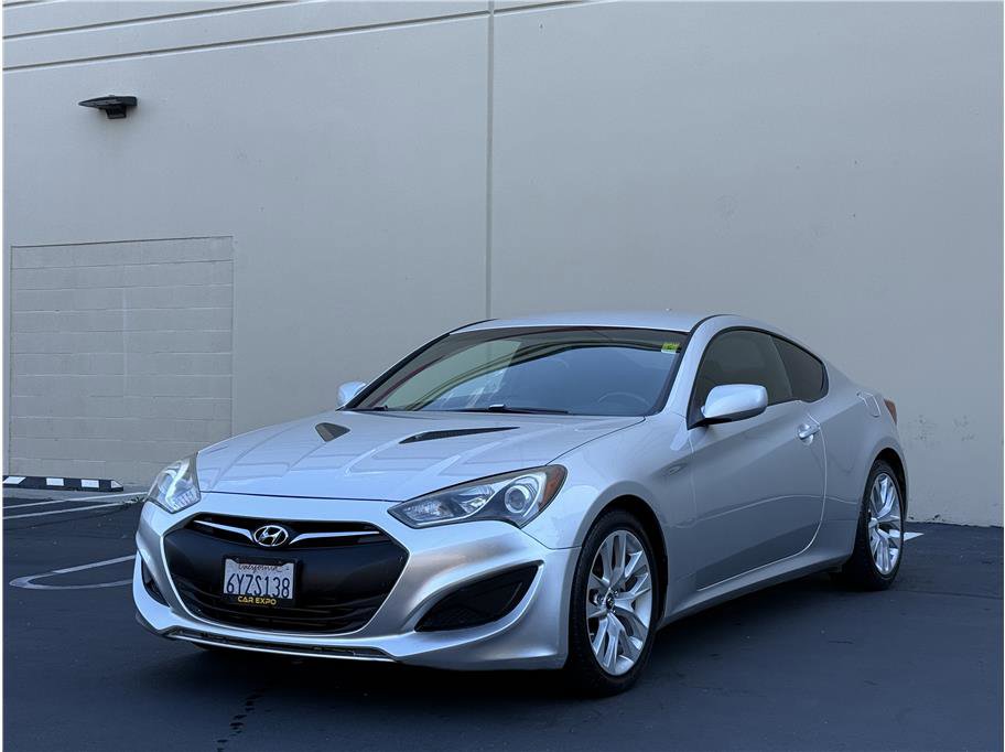 Used 2013 Hyundai Genesis 2.0T image 4