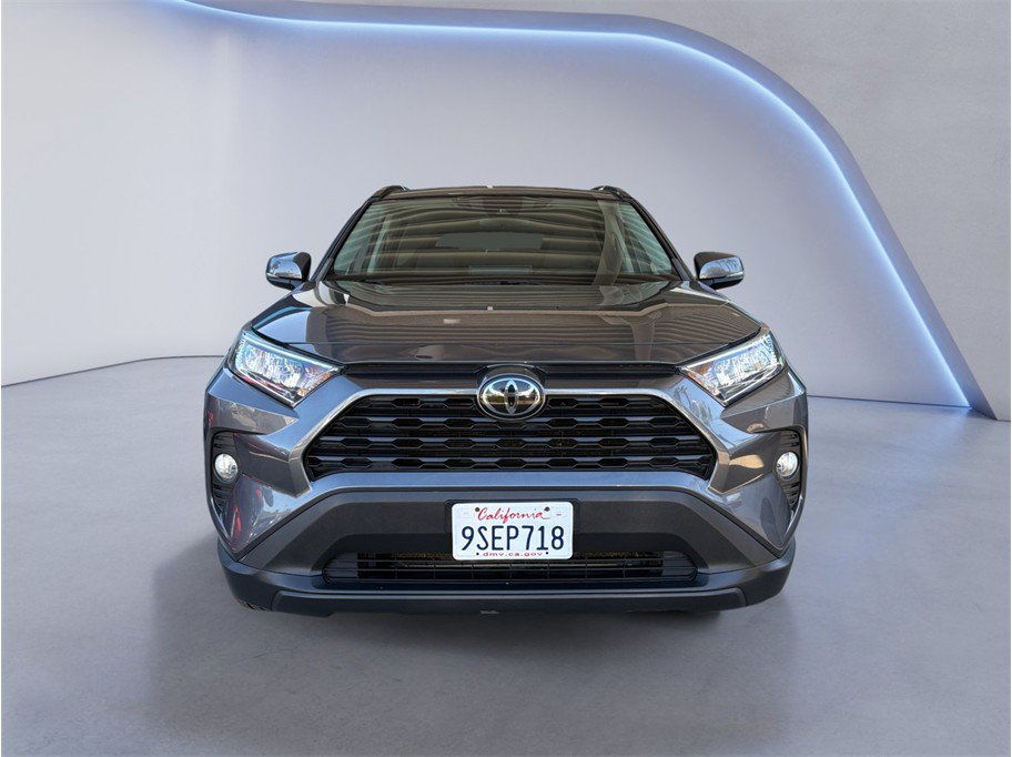 Used 2021 Toyota RAV4 XLE AWD/4WD image 2
