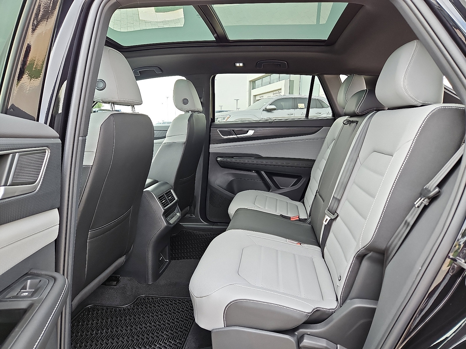 New 2026 Volkswagen Atlas Cross Sport SEL R-Line image 10