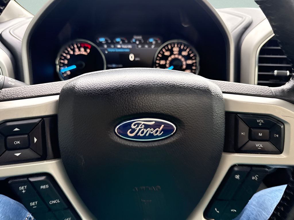Used 2019 Ford F150 Lariat w/ Equipment Group 502A Luxury AWD/4WD image 18