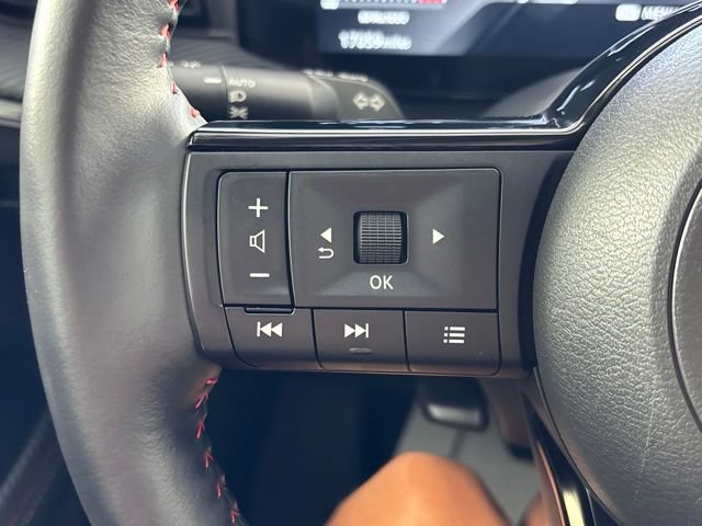 Used 2025 Nissan Kicks SR w/ SR Premium Package AWD/4WD image 41