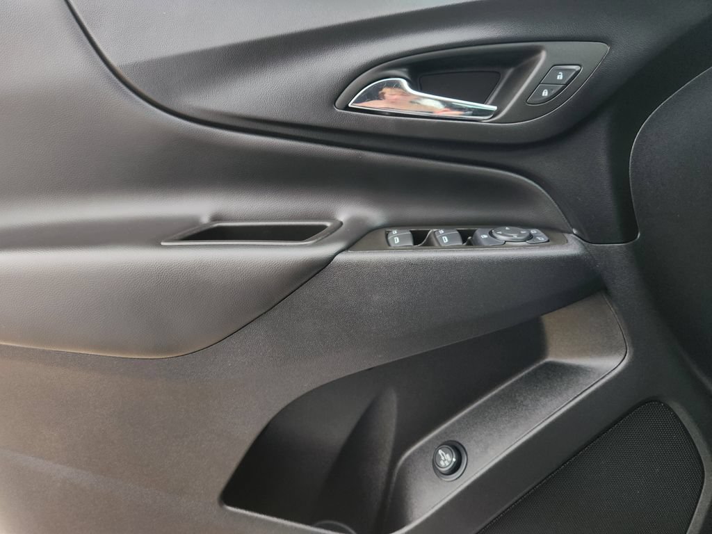 Used 2024 Chevrolet Equinox LT FWD image 28