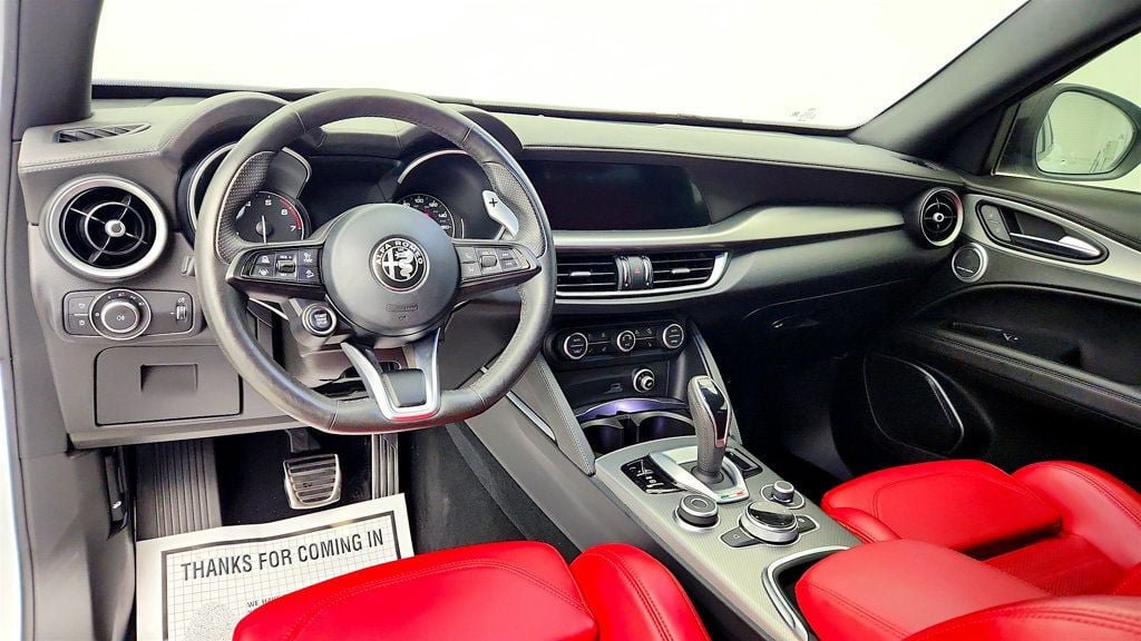 Used 2023 Alfa Romeo Stelvio Veloce AWD/4WD image 14