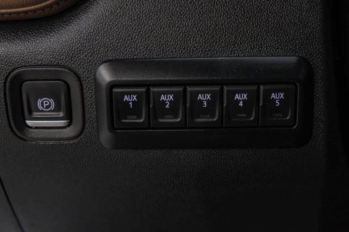 Used 2022 Chevrolet Silverado 3500 High Country image 29