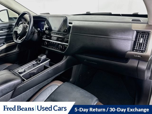 Certified 2024 Nissan Pathfinder Platinum w/ Black Appearance Package AWD/4WD image 38