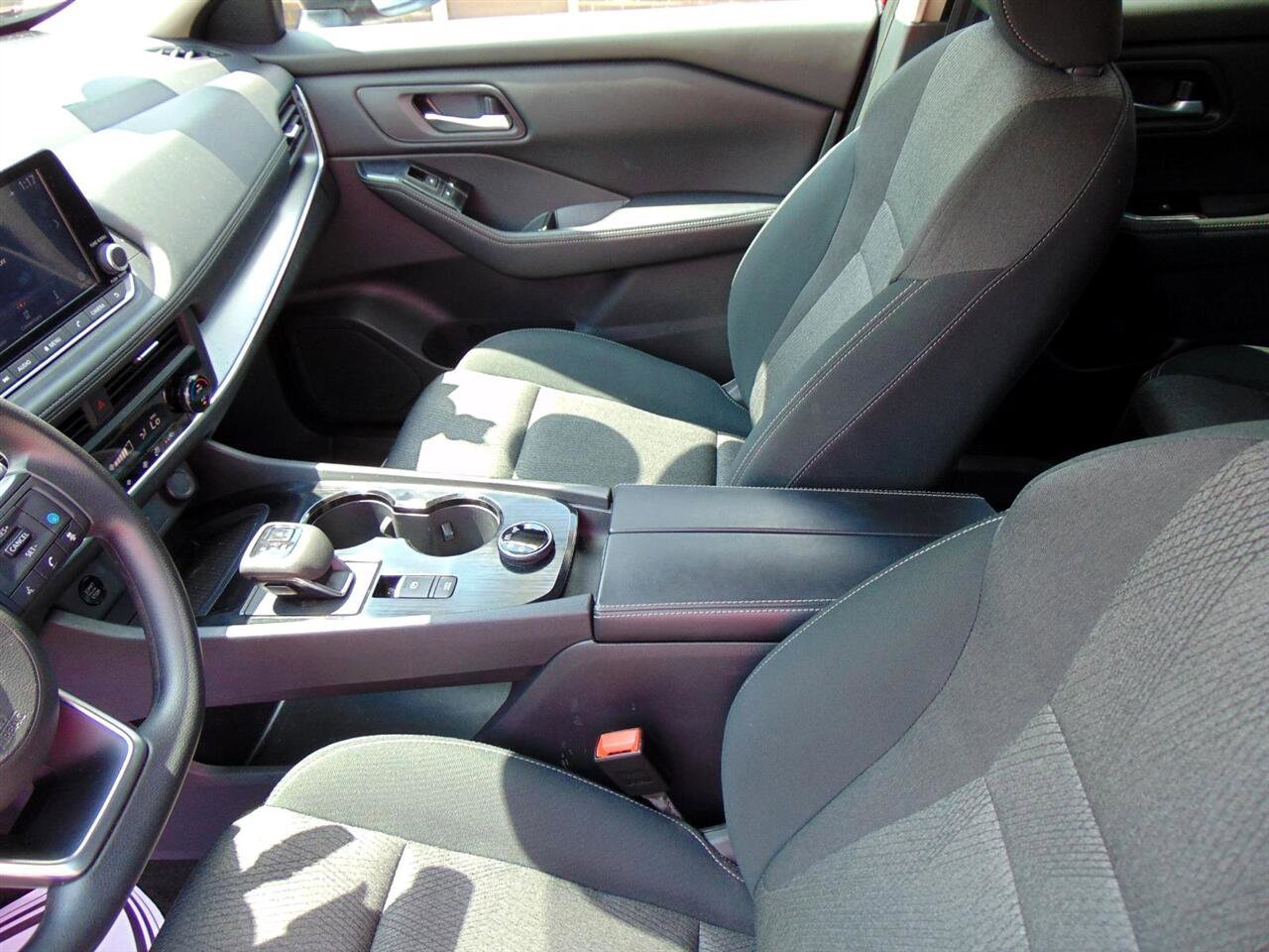 Used 2024 Nissan Rogue SV image 20