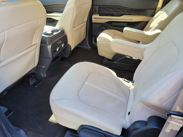 Used 2023 Ford Expedition Max Platinum image 19