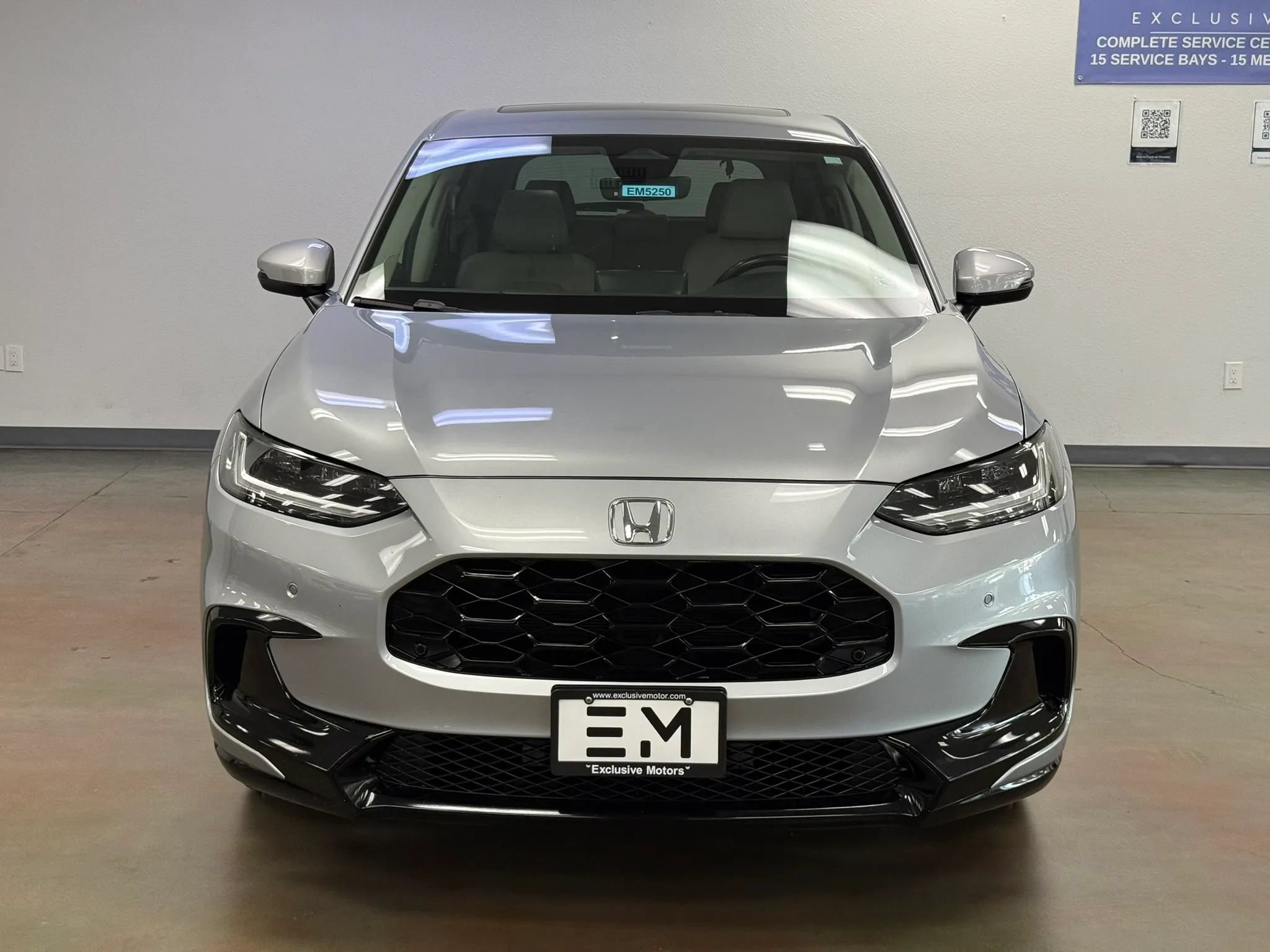 Used 2025 Honda HR-V EX-L image 3