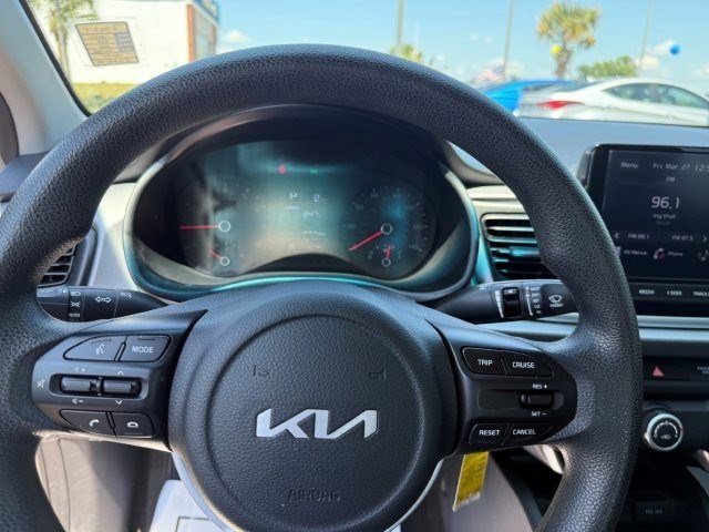 Used 2022 Kia Rio S image 17