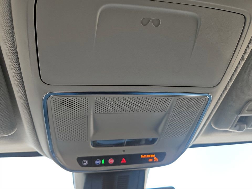 New 2026 GMC Terrain Denali w/ LPO, Floor Liner Package image 24