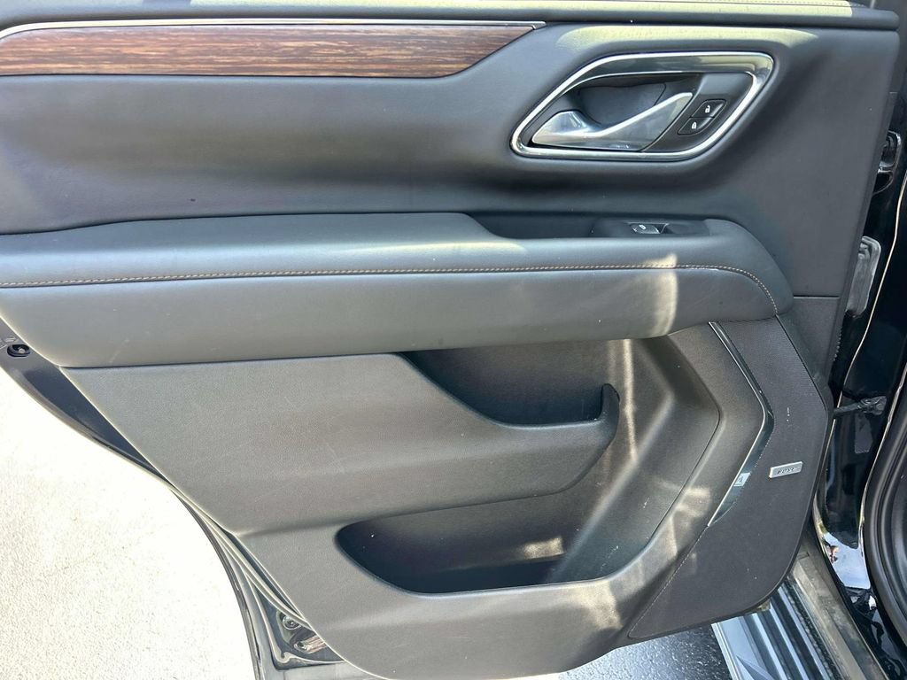 Used 2023 Chevrolet Tahoe High Country AWD/4WD image 17