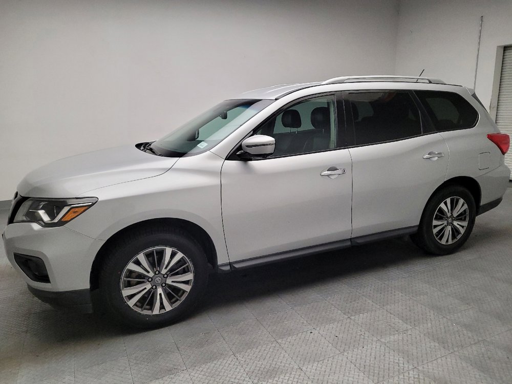 Used 2017 Nissan Pathfinder SL AWD/4WD image 2