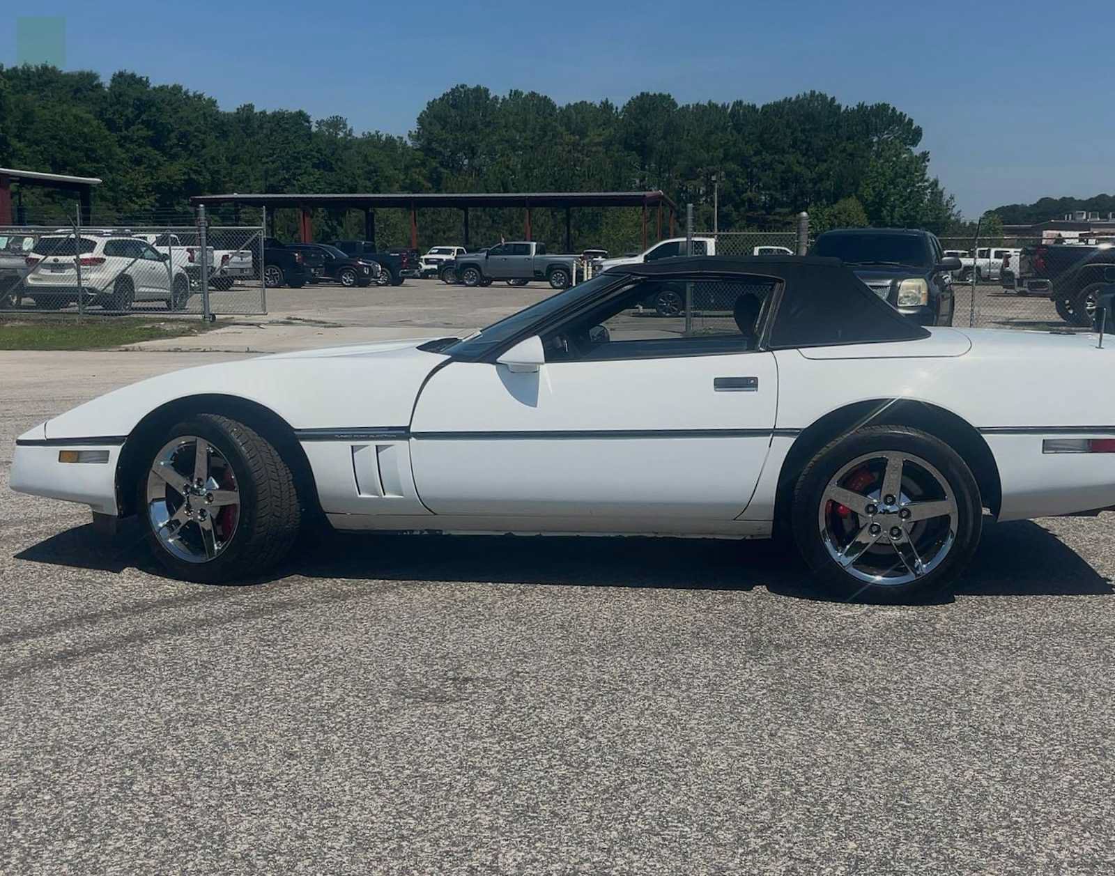 Used 1989 Chevrolet Corvette Convertible RWD image 4
