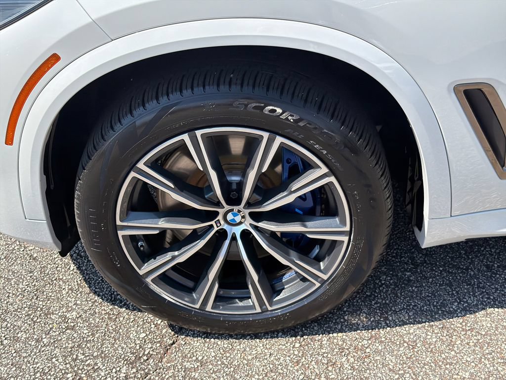 Used 2023 BMW X5 M50i w/ Executive Package AWD/4WD image 11