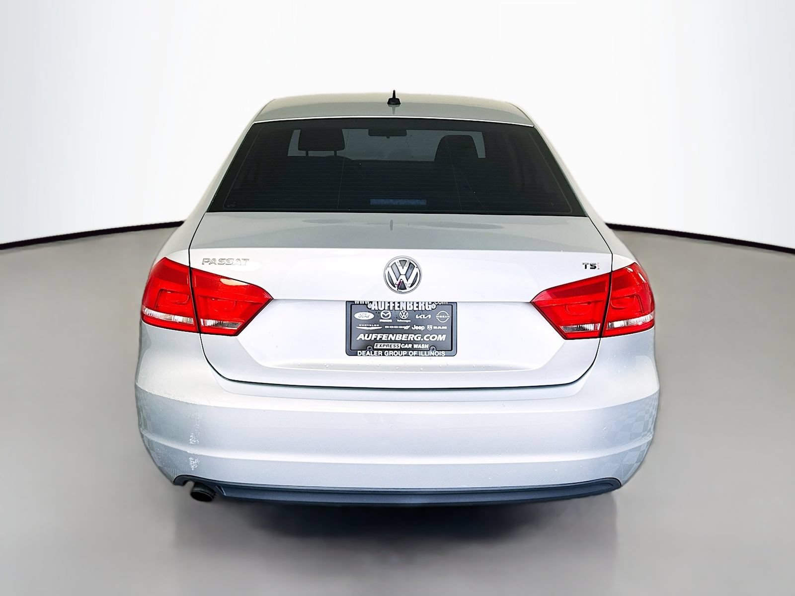 Used 2015 Volkswagen Passat 1.8T S FWD image 6