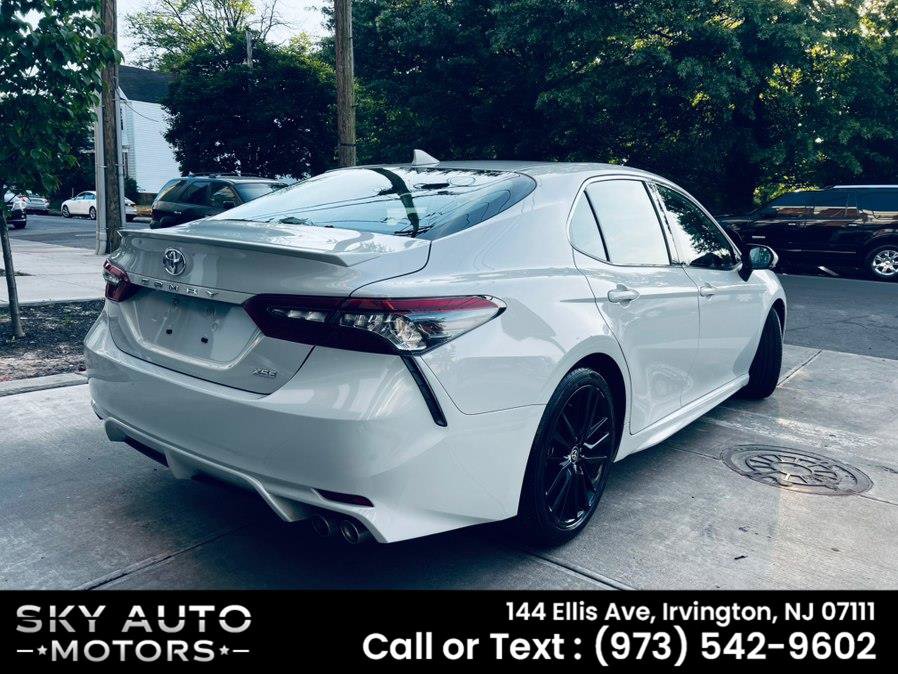 Used 2024 Toyota Camry XSE FWD image 3