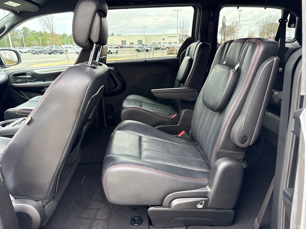 Used 2015 Dodge Grand Caravan R/T w/ Driver Convenience Group image 26