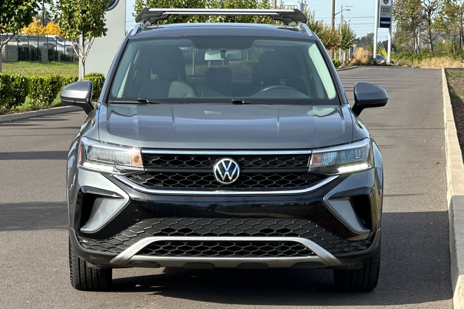 Used 2022 Volkswagen Taos SE FWD image 8