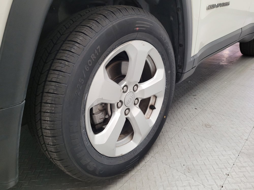 Used 2018 Jeep Compass Latitude w/ Popular Equipment Group FWD image 31