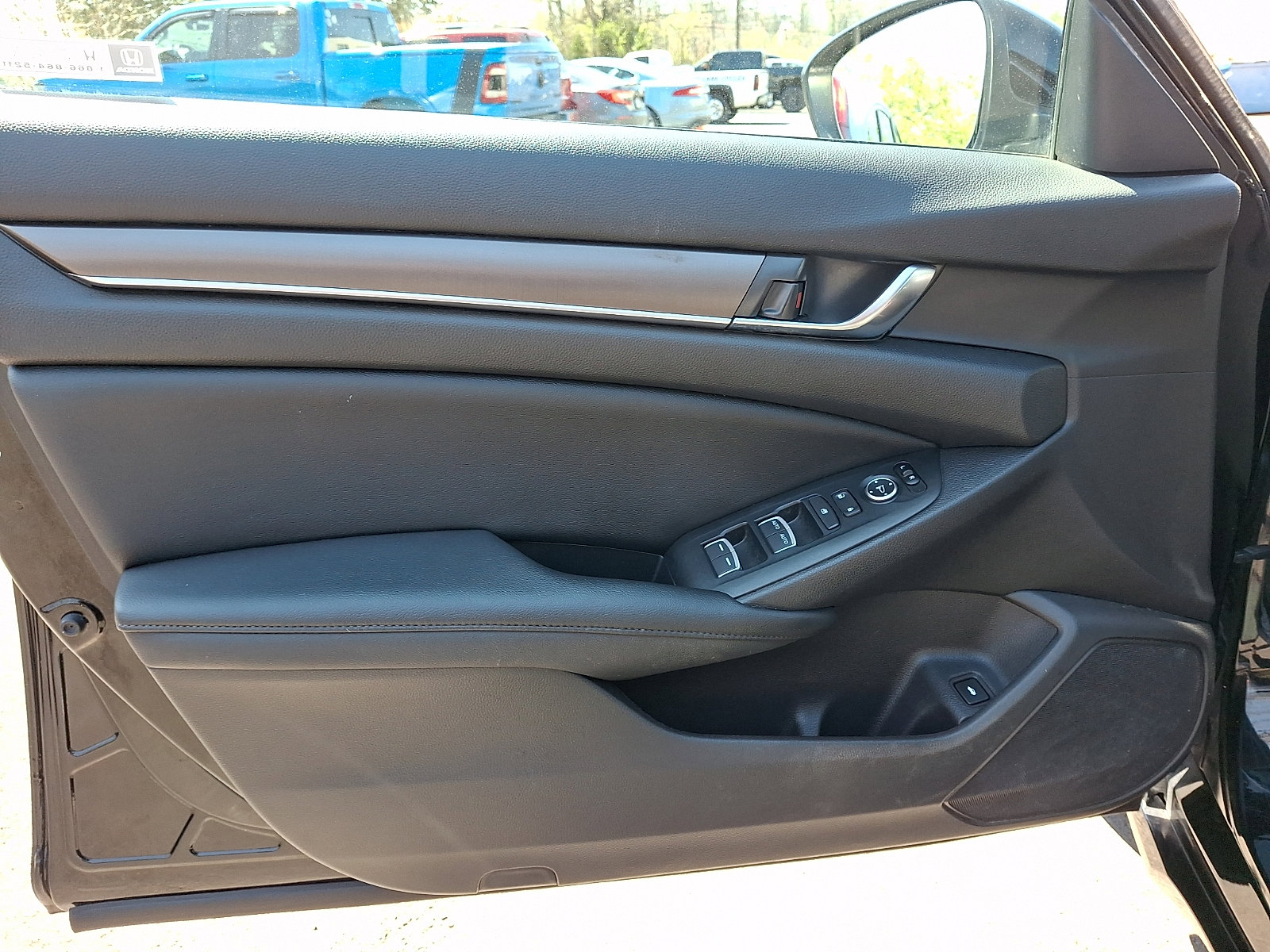 Used 2019 Honda Accord LX image 14