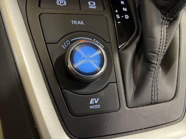 Used 2024 Toyota RAV4 Limited AWD/4WD image 28