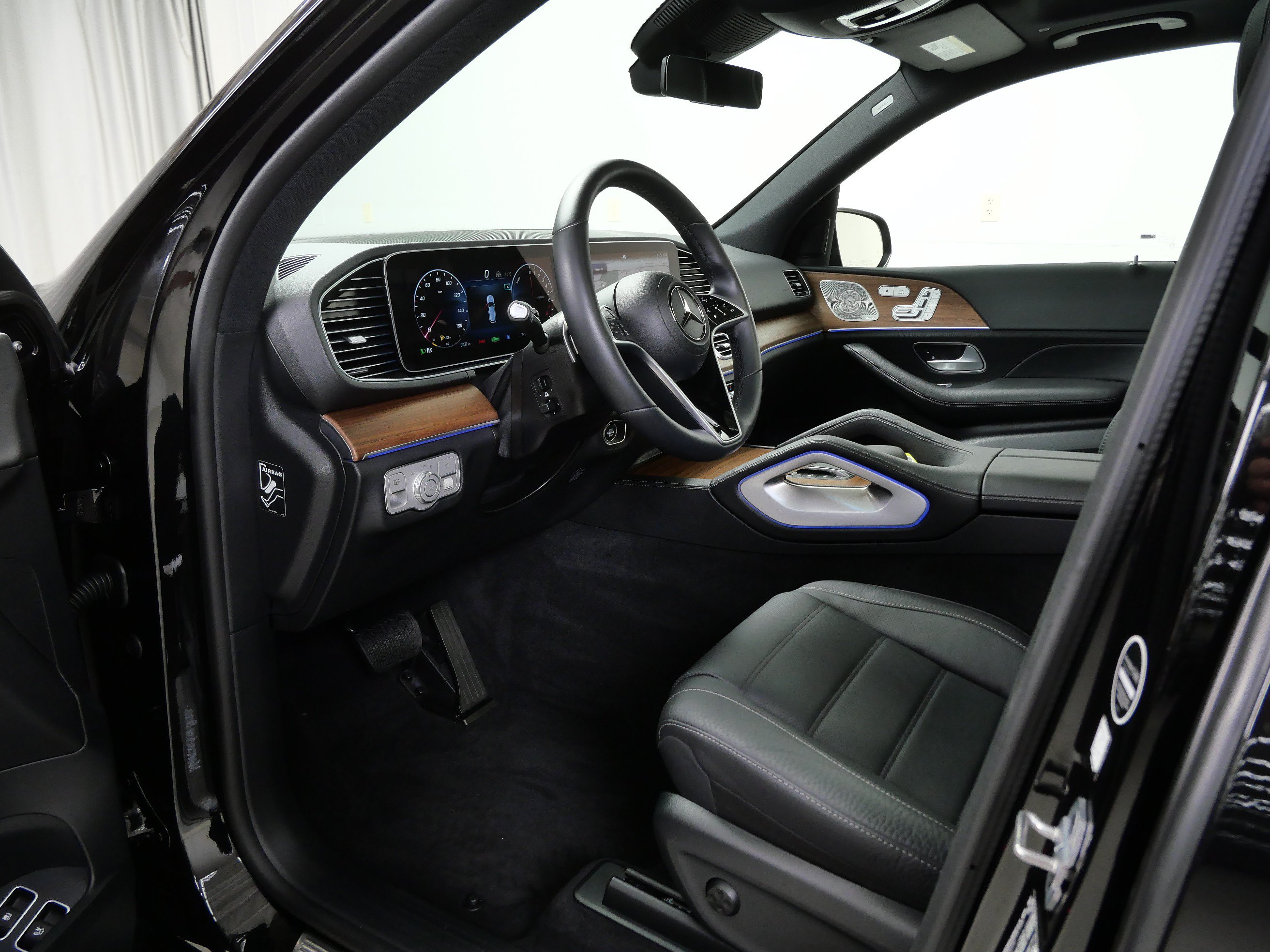 Certified 2026 Mercedes-Benz GLE 450e 4MATIC image 14