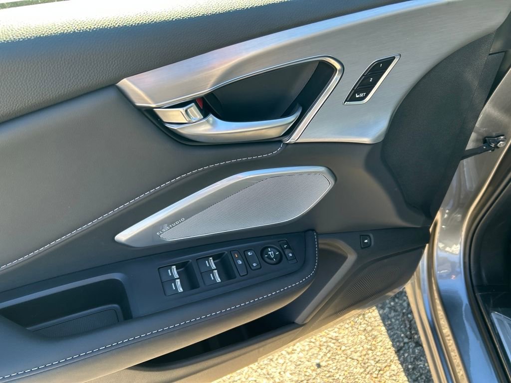 New 2026 Acura RDX SH-AWD image 13