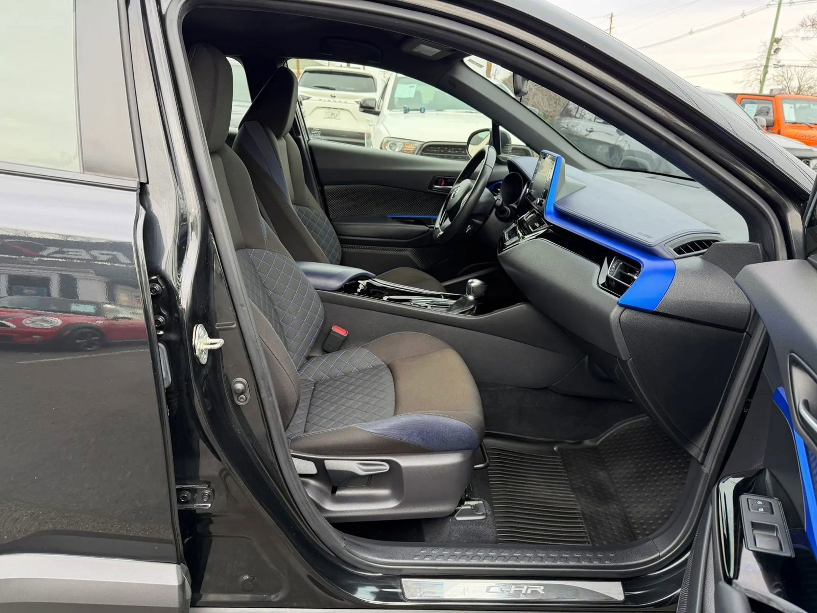 Used 2021 Toyota C-HR XLE image 25