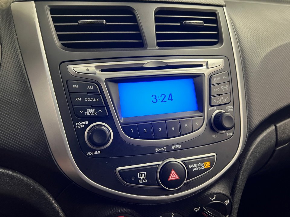 Used 2013 Hyundai Accent GS image 21