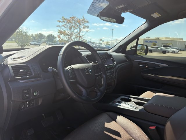 Used 2025 Honda Ridgeline RTL image 12