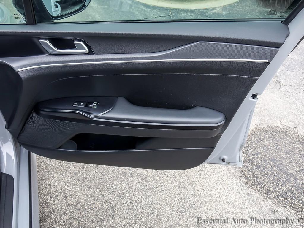 Used 2023 Kia K5 GT-Line image 25