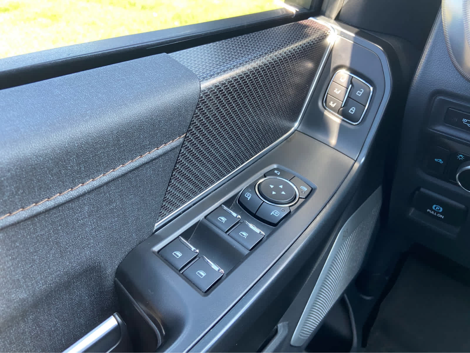 Used 2023 Ford F150 Raptor w/ Raptor Carbon Fibre Package AWD/4WD image 18