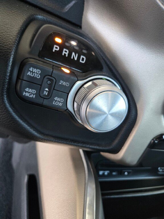 Used 2019 RAM 1500 Laramie AWD/4WD image 16