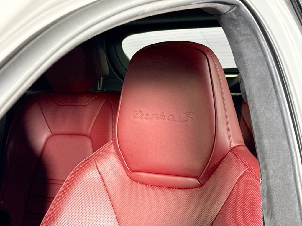 Certified 2023 Porsche Cayenne Turbo S AWD/4WD image 24