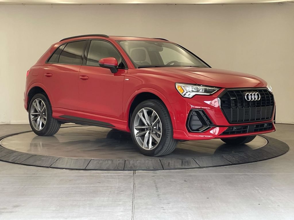 Certified 2025 Audi Q3 2.0T Premium w/ Convenience Package AWD/4WD image 9