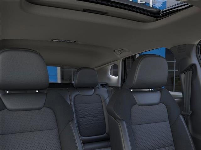 New 2025 Chevrolet Trax LT w/ Sunroof Package image 24