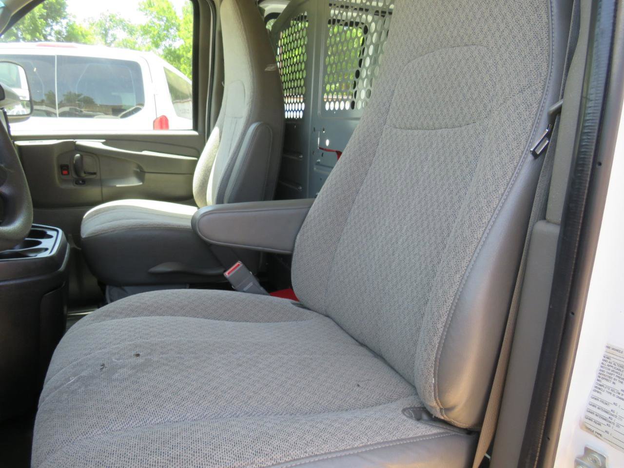 Used 2015 GMC Savana 2500 image 8